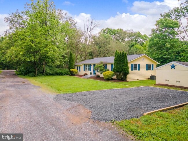 Building Photo - 60 Killdeer Ave