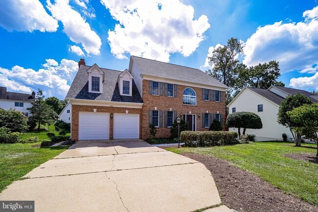 Building Photo - 6207 Woodland Lake Dr