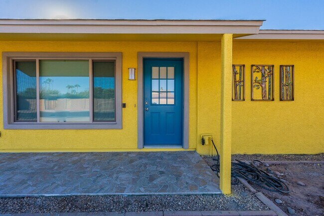 Primary Photo - Modern Updated Home in Gated Community of ...