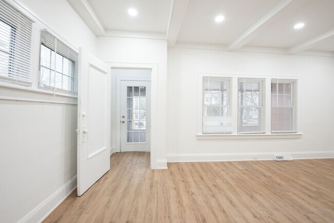 Building Photo - 1310 Webb Rd