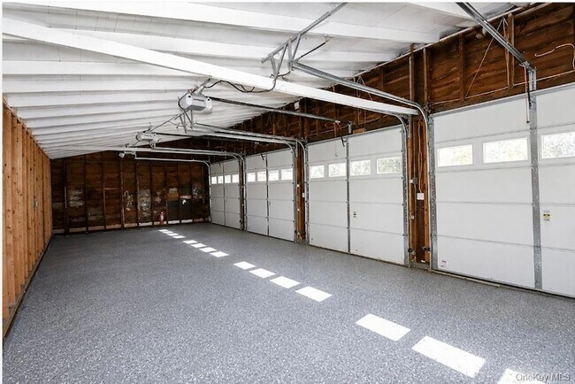 Building Photo - 156 Jefferson Ave