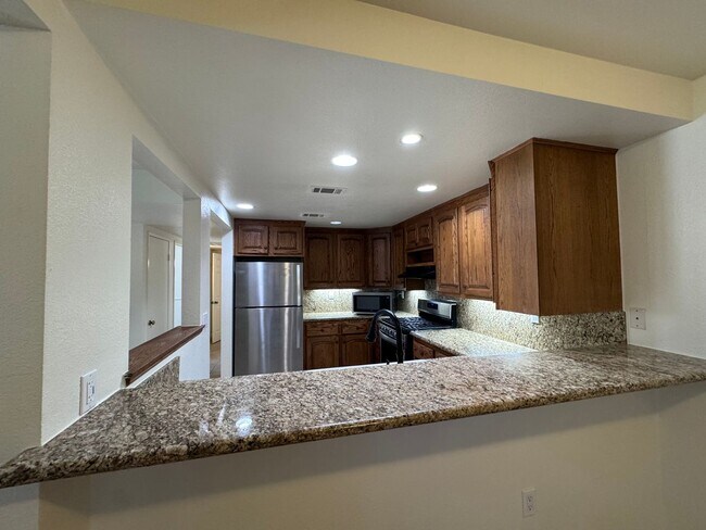 Building Photo - 55+ Single Story Condo in Hemet - HALF OFF...