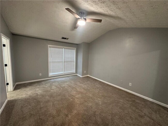 Building Photo - 2025 Austin Park Cir