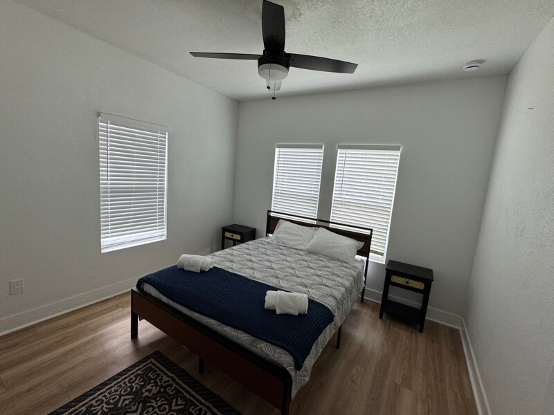 Building Photo - 4202 N Suwanee Ave