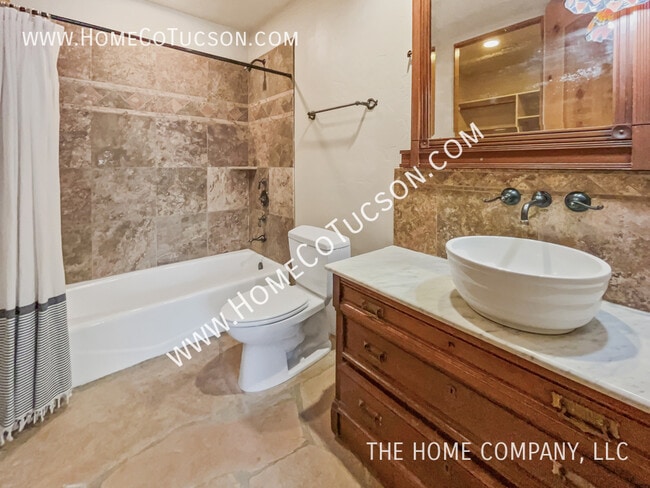 Building Photo - 1621 E Crimson Canyon Pl