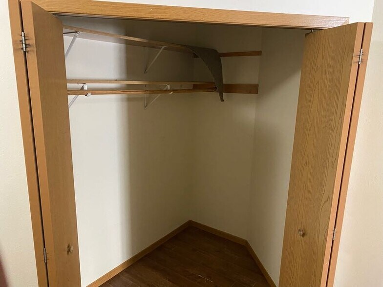 Building Photo - 106 5th Ave S