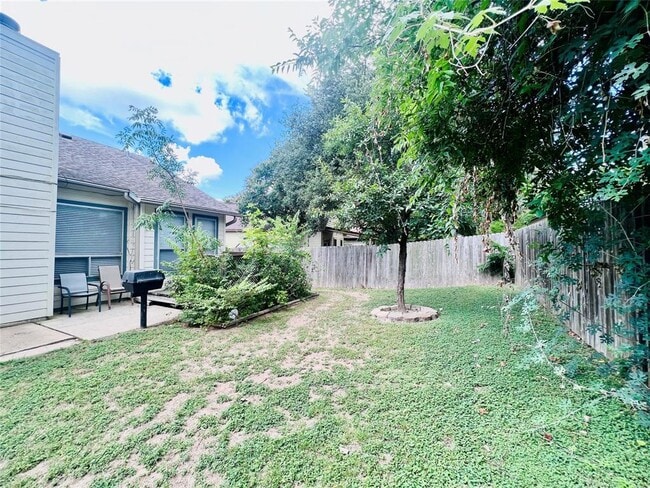 Building Photo - 2016 Castle View Dr