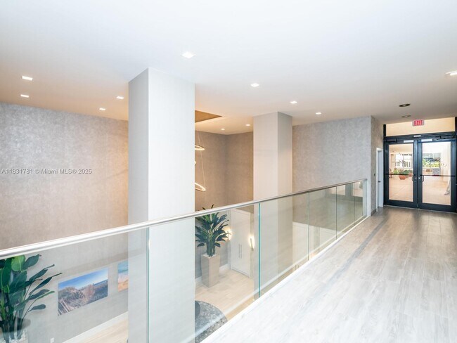 Building Photo - 2301 S Ocean Dr