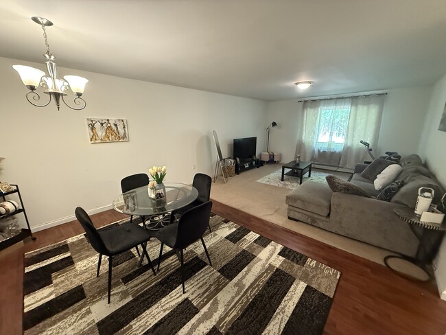 Building Photo - 208 Undercliff Ave