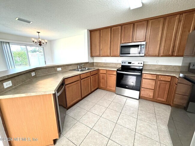 Building Photo - 1500 Calming Water Dr