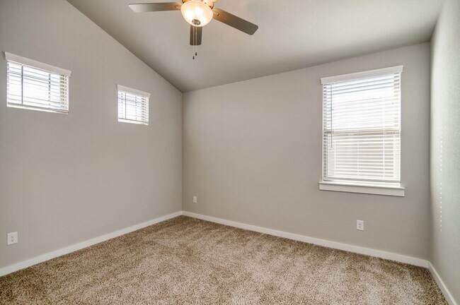 Building Photo - GORGEOUS 2 BEDROOM FOUR PLEX LOCATED IN MIDLOTHIAN ISD!