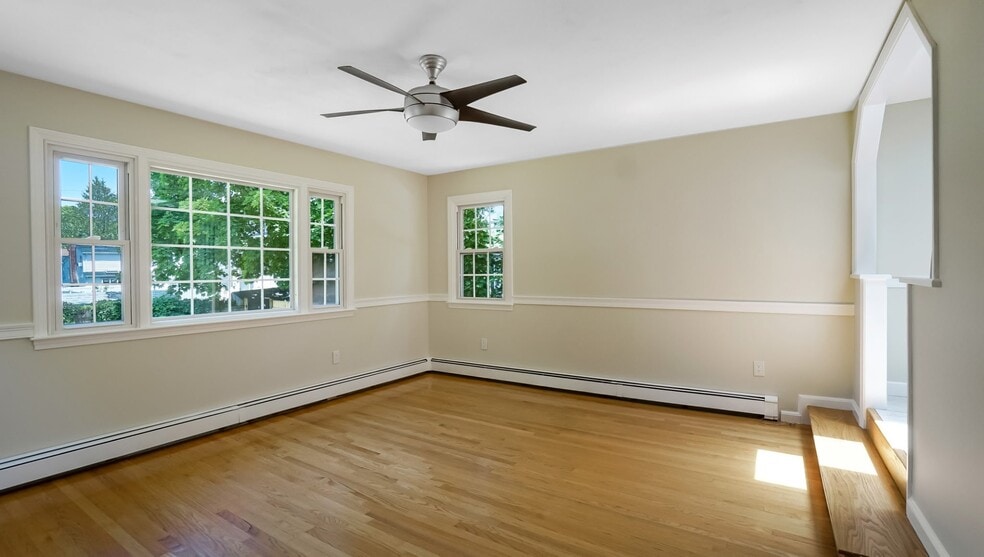 Building Photo - 54 E Boscobel St