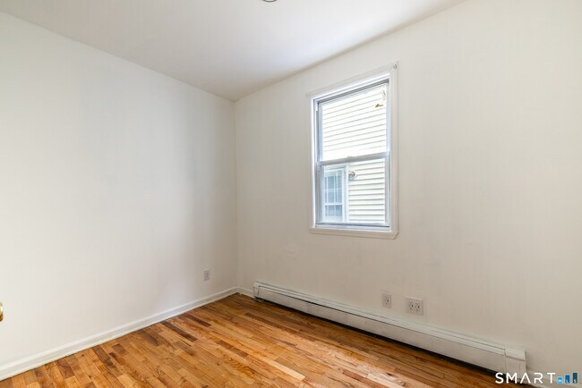 Building Photo - 1254 Pembroke St