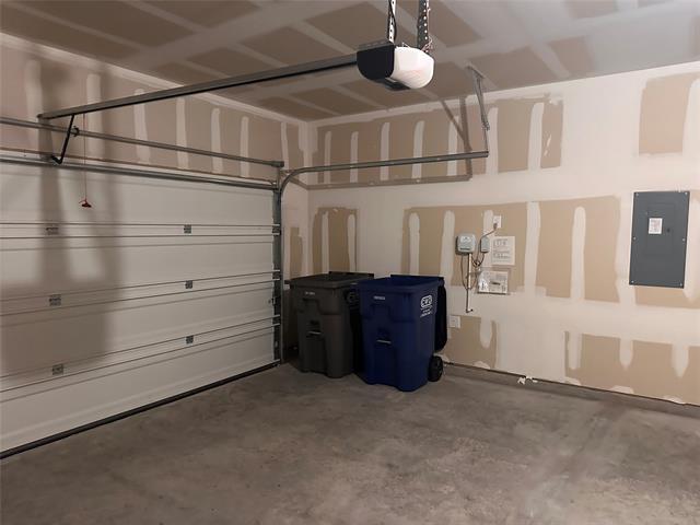 Building Photo - 649 Saxony Dr