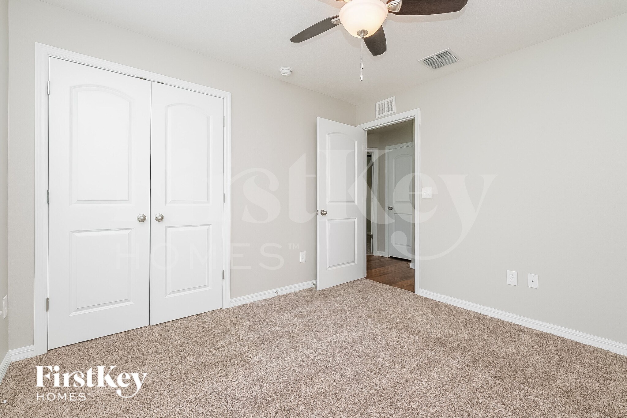 Building Photo - 11867 Thicket Wood Dr