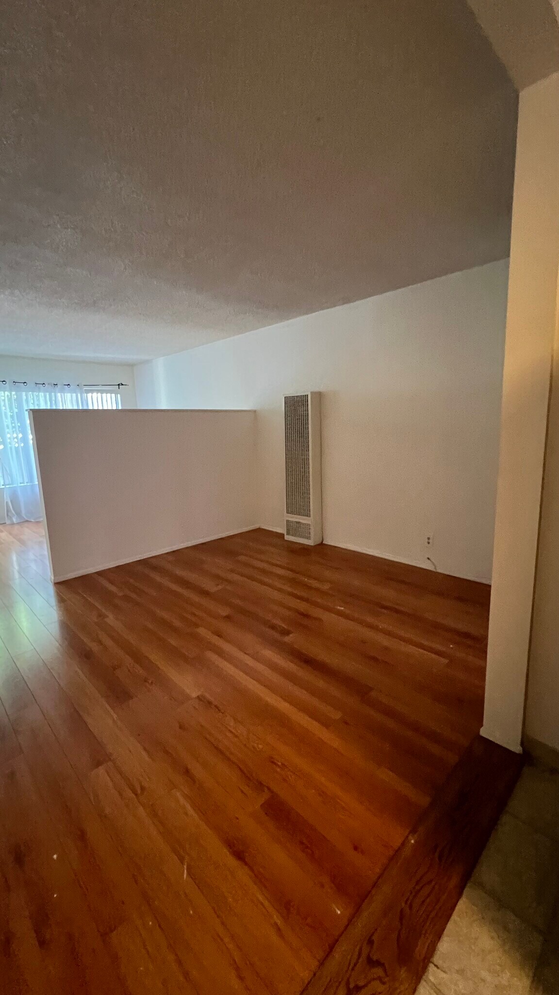 Building Photo - 3562 Mentone Ave