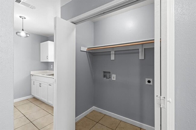 Building Photo - 7617 Meador Ave