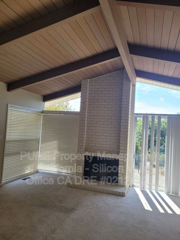 Building Photo - 21224 Saratoga Hills Rd