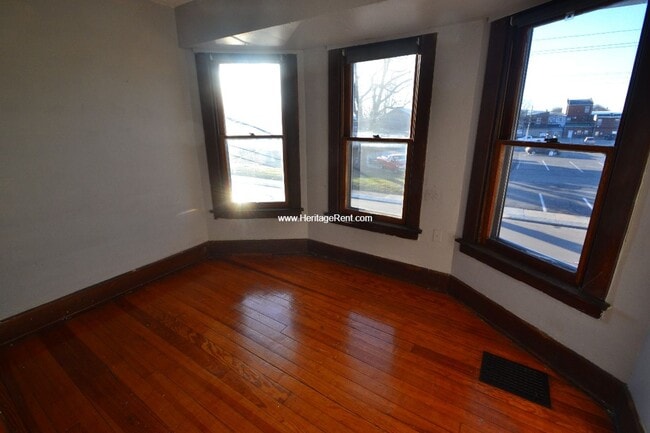 Building Photo - 207 Park Ave