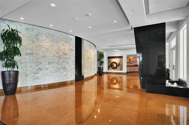 Building Photo - 801 Brickell Key Blvd