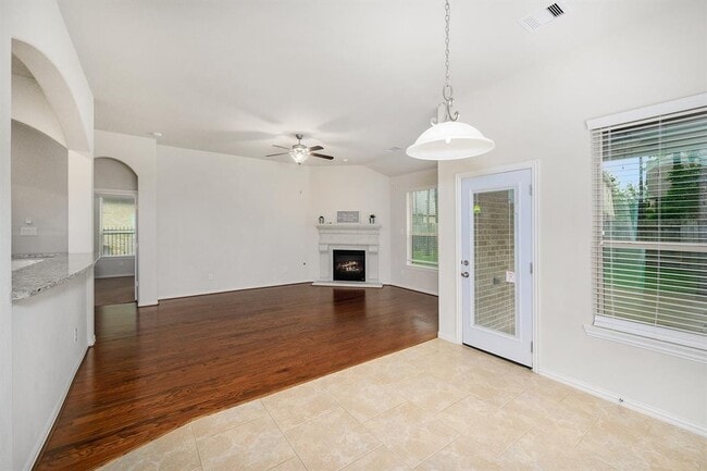 Building Photo - 15 Sawbridge Cir