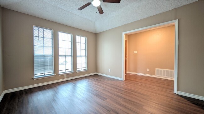 Building Photo - 429 Headlee St