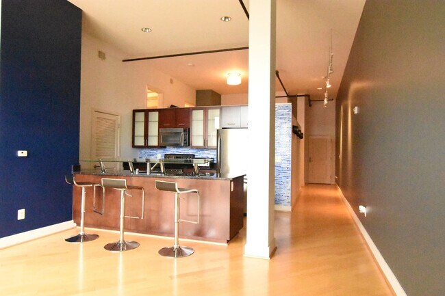 Building Photo - Chic, Contemporary 1 BD 1.5 BA Condo in the Mount Pleasant neighborhood of NW DC!!