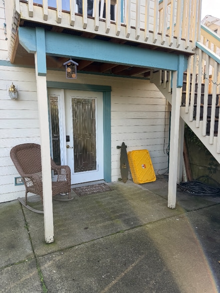 Building Photo - 2914 Sunset Dr W