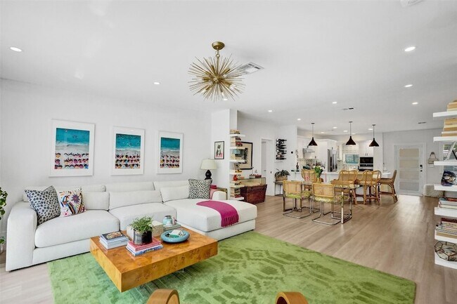 Building Photo - 3206 Robbins Rd