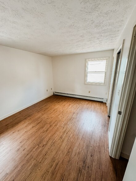 Building Photo - 23 Crown St