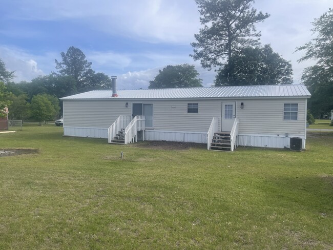 Building Photo - 350 Mockingbird Dr