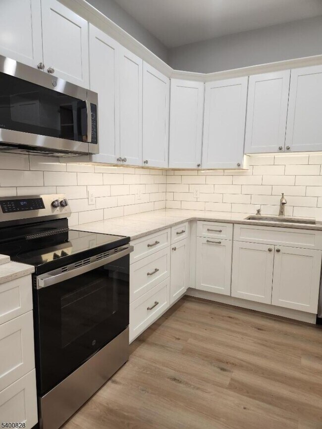 Building Photo - 111 Mulberry St