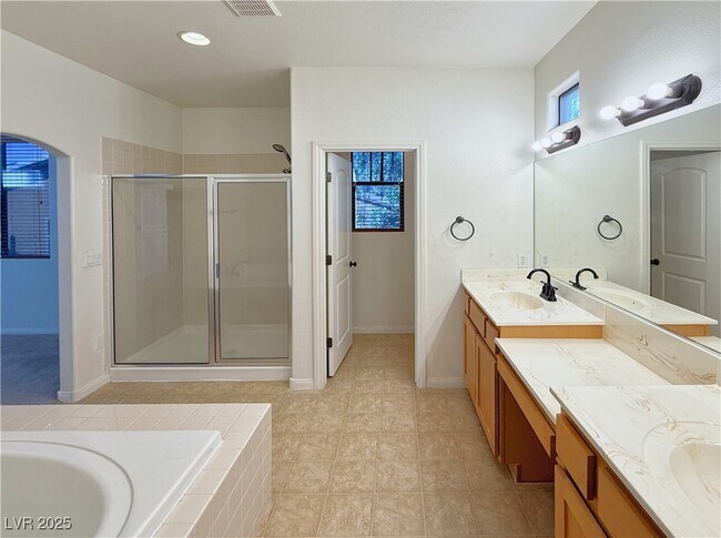 Building Photo - 3933 Bagua Ct