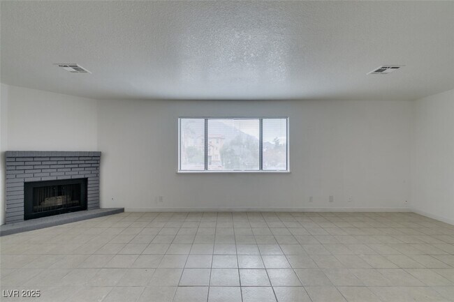 Building Photo - 6987 Mendon Ln