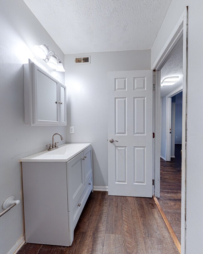 Building Photo - 868-892 S Spring Rd Apartments