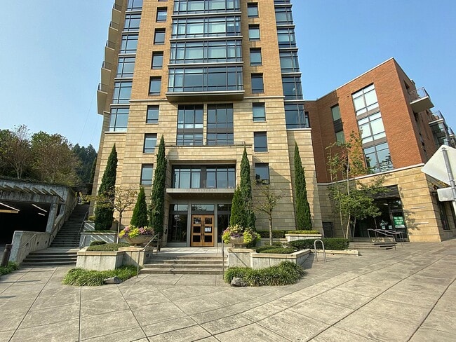 Building Photo - Fantastic 11th Floor Westerly Condo with C...