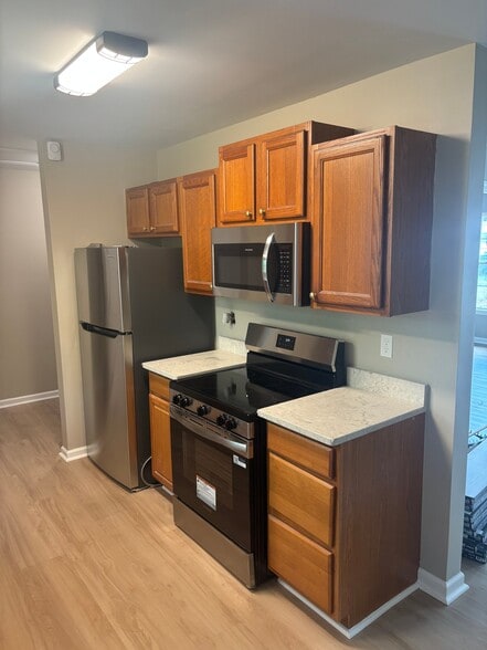 Building Photo - 3329D Moorewood Dr