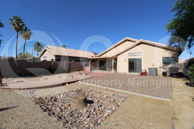 Building Photo - 7074 S Heather Dr