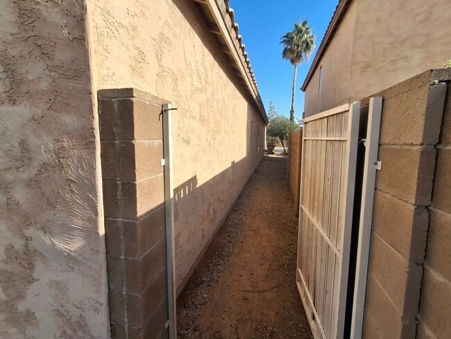 Building Photo - Free November Rent! Beautiful Home in Johnson Ranch! Fully Renovated! Waived Application fee!