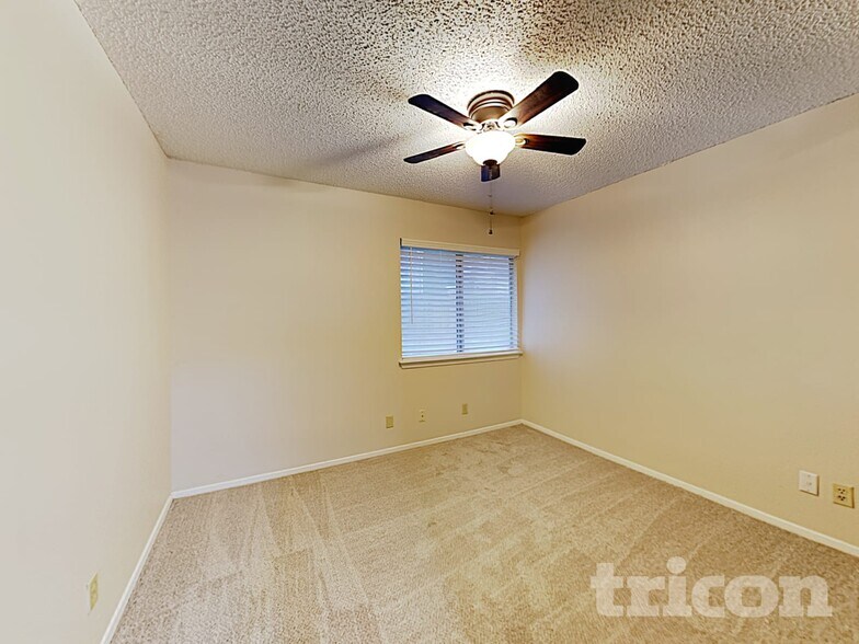 Building Photo - 6215 Ridge Arbor St