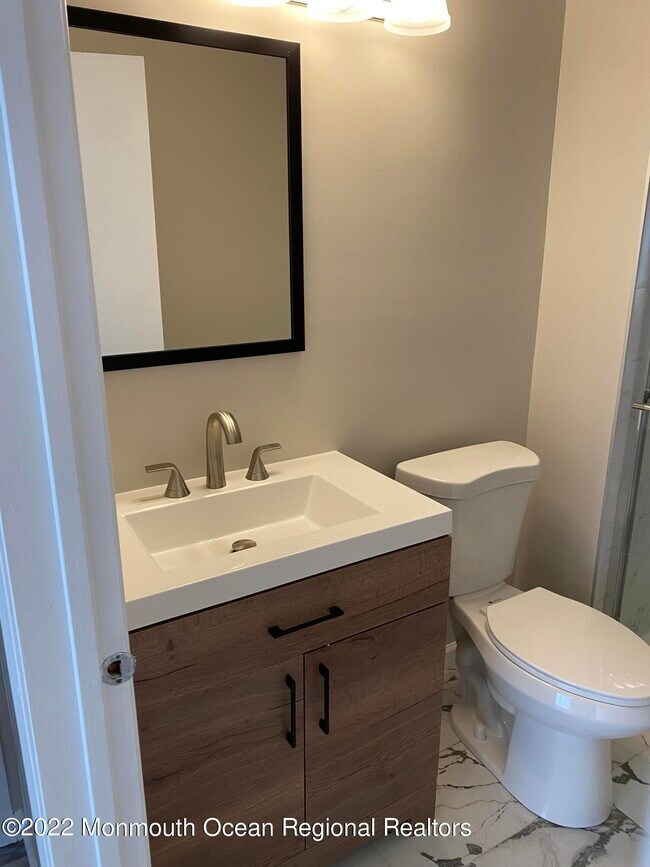 Building Photo - 240 Medford Ct