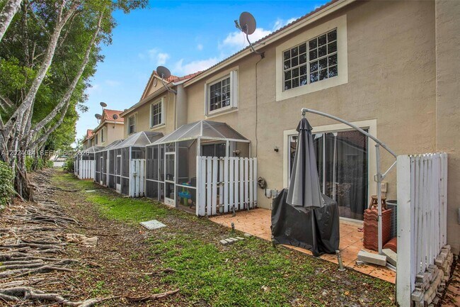 Building Photo - 850 Sorrento Dr