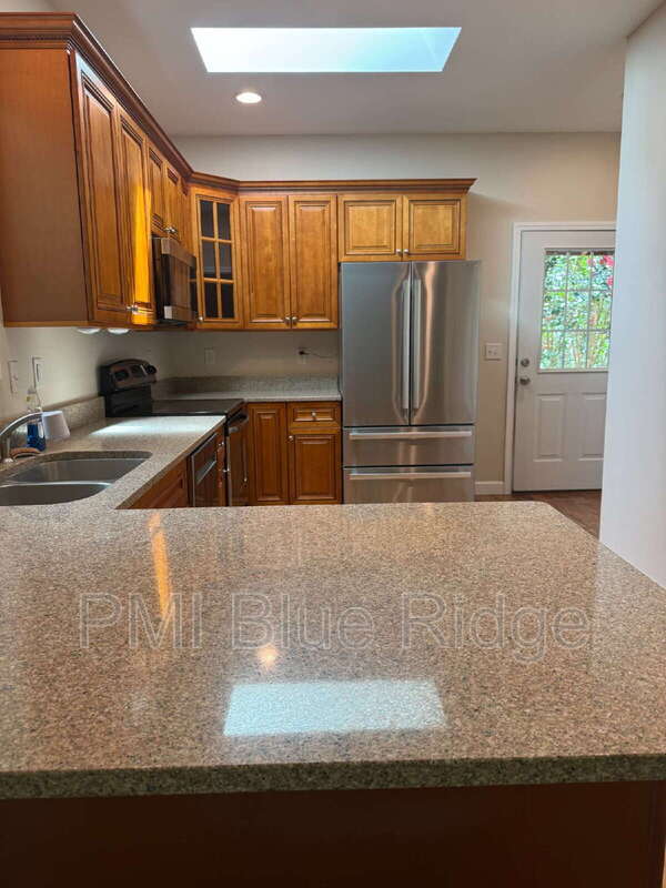 Building Photo - 221 Indian Ridge Trail