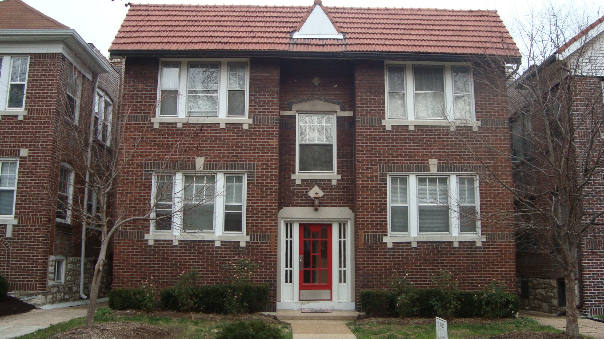 Building Photo - 6433 Alamo Ave