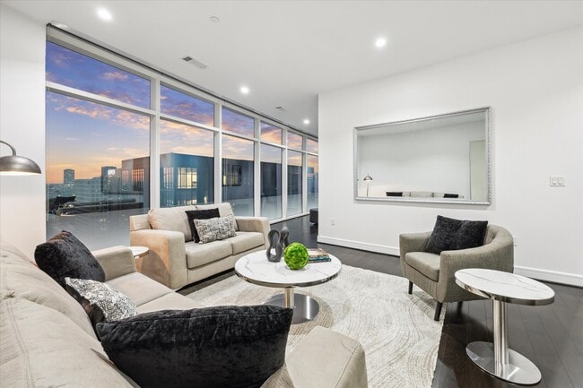 Building Photo - 4521 San Felipe St