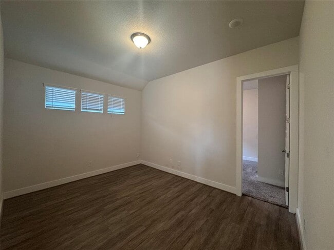 Building Photo - 3804 Sandhill Crane Dr