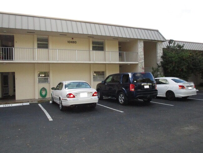 Building Photo - 10693 N Military Trl