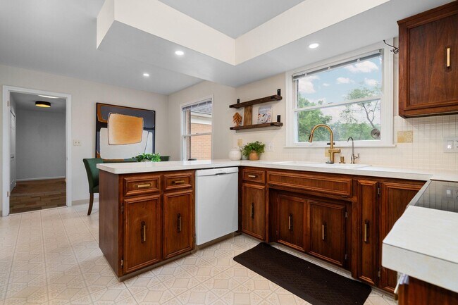 Building Photo - 3673 Pheasant Dr