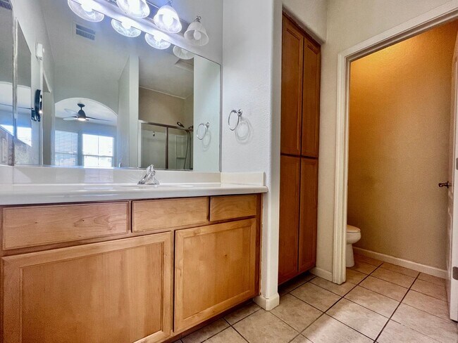 Building Photo - $2,295 Herndon & Armstrong, 2 Bedroom Cond...