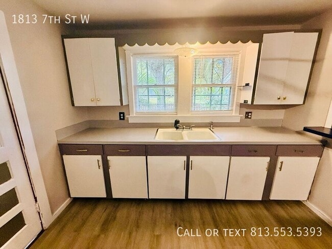 Building Photo - 1813 7th St W